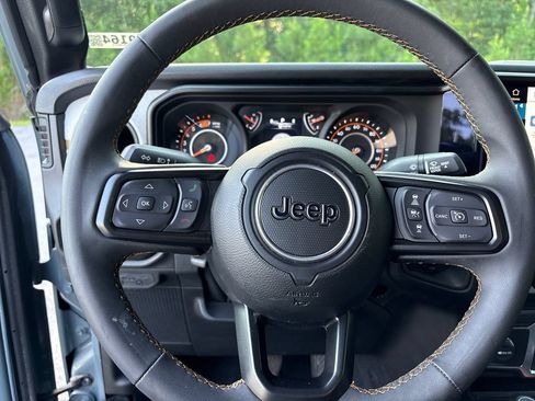 Used 2024 Jeep Wrangler Sport AWD/4WD image 12