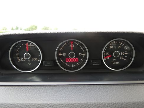 Used 2012 Volkswagen Beetle Turbo FWD image 18