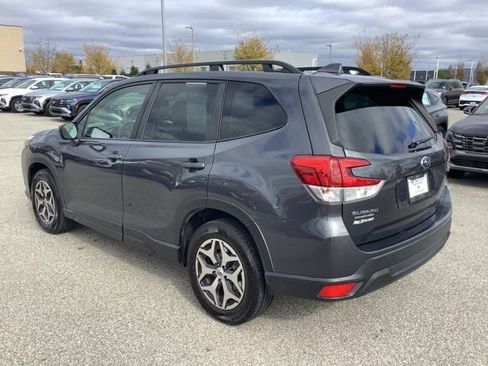 Used 2022 Subaru Forester Premium image 7