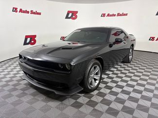 Used 2019 Dodge Challenger SXT RWD video 2