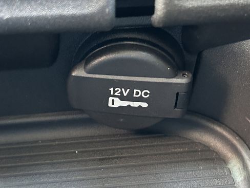 Used 2016 RAM 1500 Laramie Longhorn w/ Convenience Group image 27