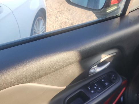 Used 2023 Jeep Renegade Latitude image 12