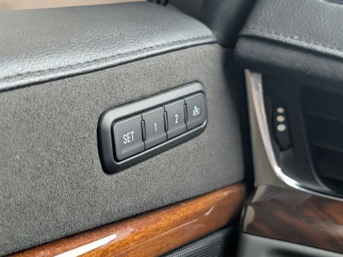 Used 2018 Cadillac Escalade Luxury image 13