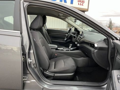 Used 2024 Nissan Altima 2.5 SV image 29