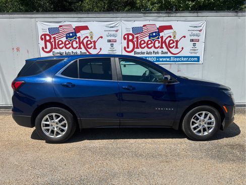 Used 2023 Chevrolet Equinox LT FWD image 2