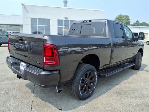 New 2026 RAM 2500 Big Horn AWD/4WD image 4