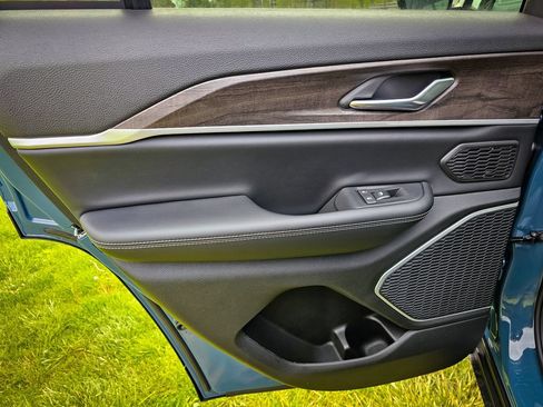 New 2026 Jeep Grand Cherokee Limited AWD/4WD image 33