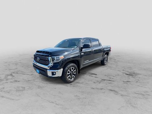 Used 2018 Toyota Tundra SR5 AWD/4WD image 4