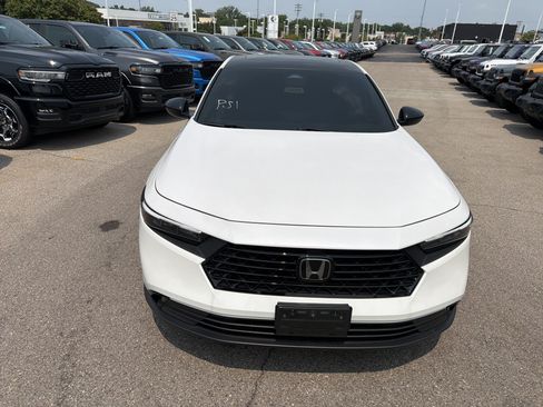 Used 2025 Honda Accord SE image 3