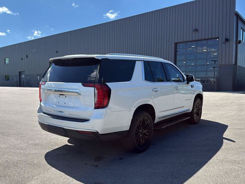 Used 2023 GMC Yukon Denali w/ Advanced Technology Package AWD/4WD image 3