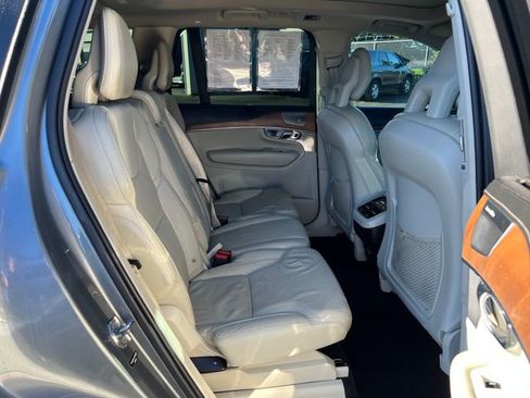 Used 2017 Volvo XC90 T6 Inscription w/ Vision Package image 13