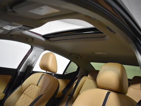 Used 2023 Nissan Sentra SV w/ SV Premium Package FWD image 36