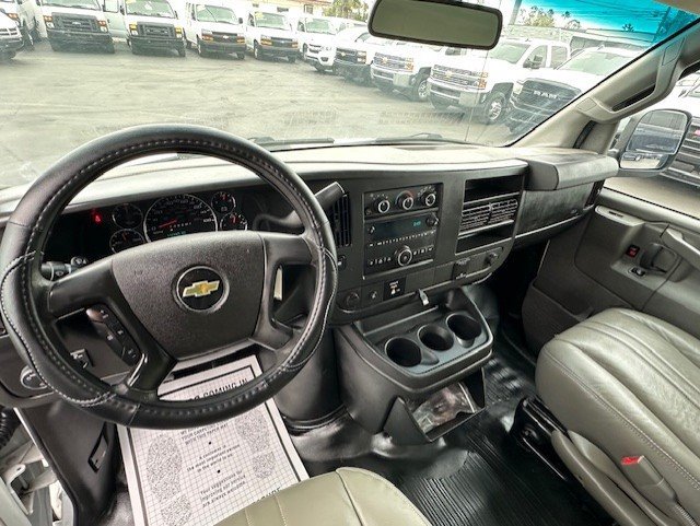 Used 2016 Chevrolet Express 2500 RWD image 15