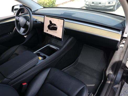 Used 2023 Tesla Model Y Long Range AWD/4WD image 21