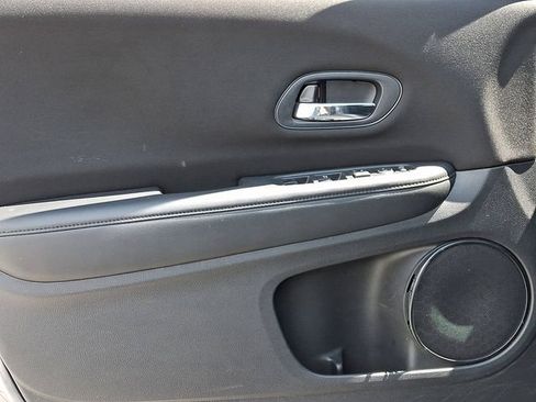 Used 2017 Honda HR-V LX image 14