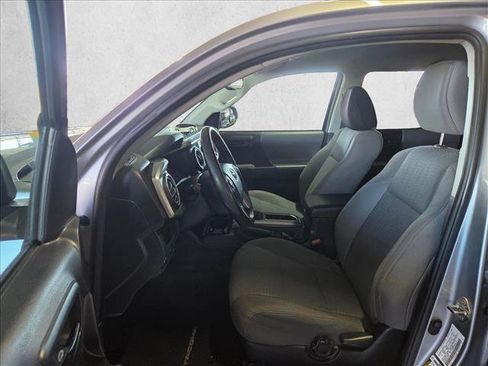 Used 2019 Toyota Tacoma SR5 RWD image 10