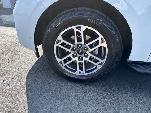 Used 2025 Ford Expedition Active image 33