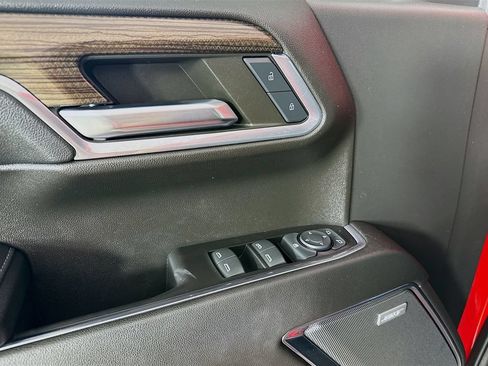 Used 2023 Chevrolet Silverado 1500 LT Trail Boss w/ LT Trail Boss Premium Package AWD/4WD image 8