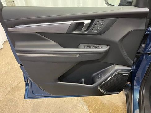 Used 2025 Buick Enclave Preferred image 13