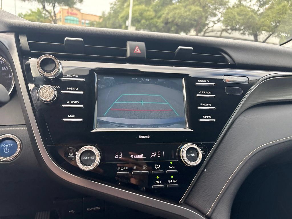 Used 2020 Toyota Camry SE FWD image 14