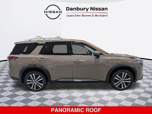 Certified 2023 Nissan Pathfinder Platinum AWD/4WD image 2