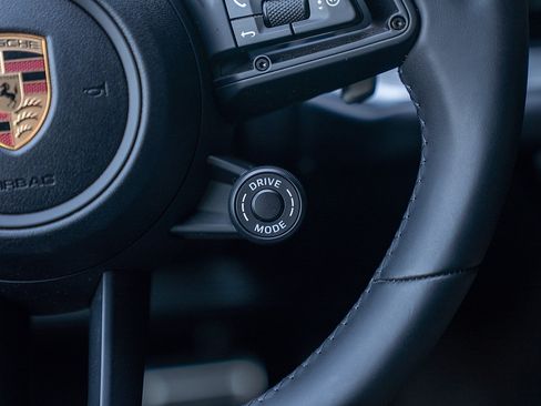 Certified 2025 Porsche Cayenne S image 9