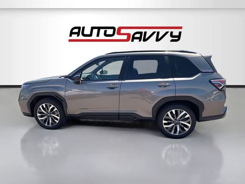 Used 2025 Subaru Forester Touring AWD/4WD image 4