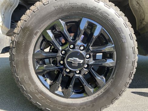 Used 2026 Chevrolet Silverado 2500 Custom w/ Custom Value Package image 42