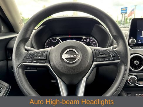 Used 2024 Nissan Sentra SV FWD image 11