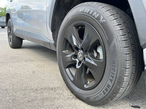 Used 2022 Toyota RAV4 XLE AWD/4WD image 13