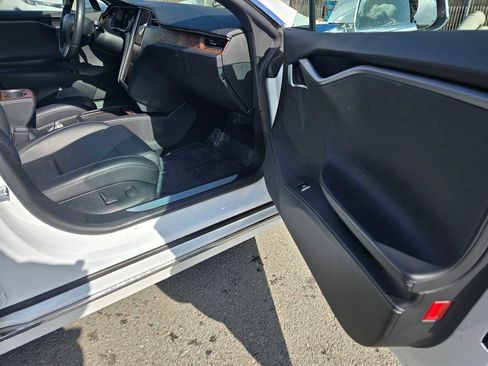 Used 2019 Tesla Model S Standard Range image 10