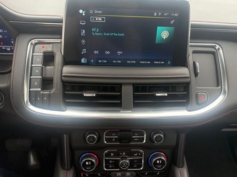 Used 2024 Chevrolet Suburban RST w/ Luxury Package image 9