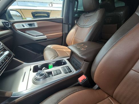 Used 2021 Ford Explorer King Ranch w/ Premium Technology Package RWD image 23