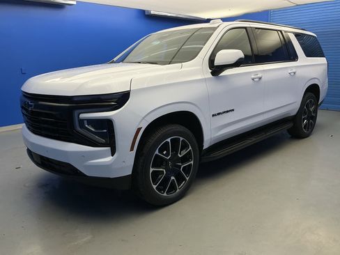 New 2026 Chevrolet Suburban RST w/ Comfort Package AWD/4WD image 4