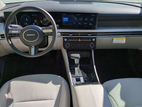 Certified 2025 Hyundai Tucson SEL image 11