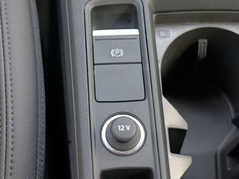 Certified 2025 Audi Q3 2.0T Premium Plus w/ Premium Plus Package image 22