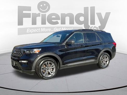 Used 2021 Ford Explorer XLT w/ Equipment Group 202A AWD/4WD image 4