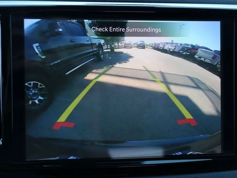 Used 2023 Chrysler Pacifica Touring-L FWD image 13