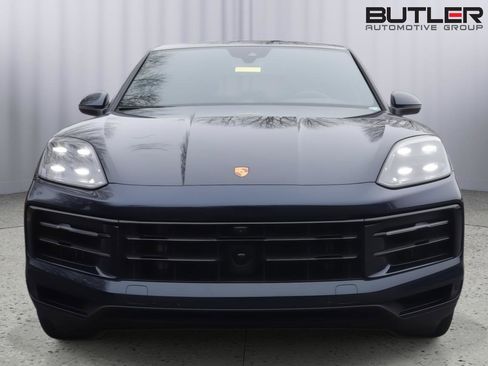 Used 2024 Porsche Cayenne Coupe image 2