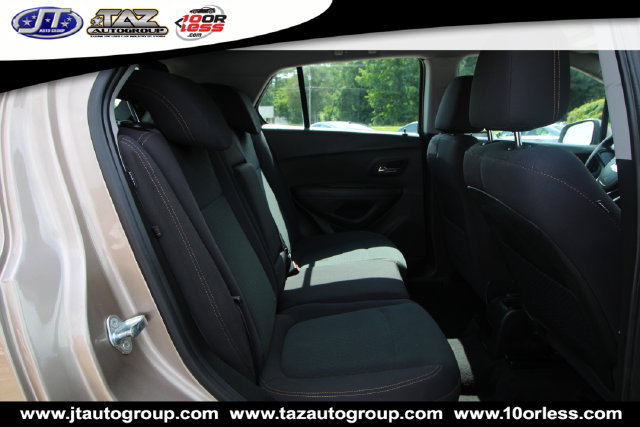 Used 2018 Chevrolet Trax LS AWD/4WD image 12