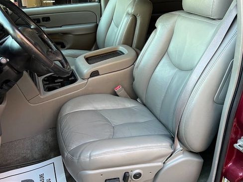 Used 2004 Chevrolet Tahoe LT w/ LT Preferred Equipment Group image 11