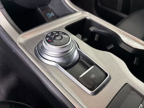 Used 2024 Ford Edge SEL image 17