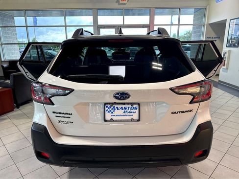 Used 2025 Subaru Outback Onyx Edition AWD/4WD image 12