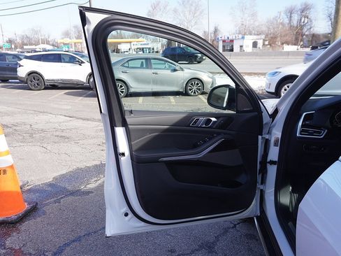 Used 2023 BMW X5 xDrive40i w/ Executive Package image 33