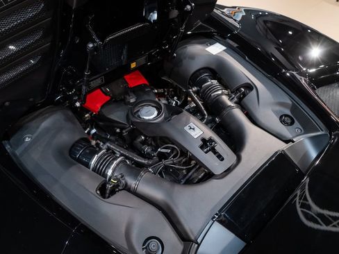 Certified 2023 Ferrari F8 Tributo RWD image 22