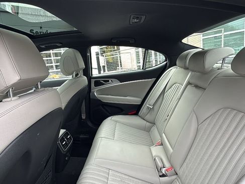 Used 2022 Genesis G70 3.3T w/ Sport Advanced Package image 33