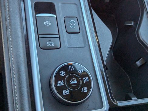 Used 2024 Nissan Pathfinder SV image 27