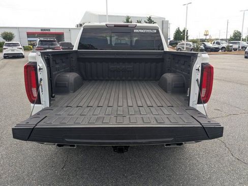 Used 2023 GMC Sierra 1500 SLT w/ SLT Premium Plus Package AWD/4WD image 13
