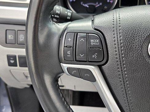 Used 2019 Toyota Highlander Plus image 26