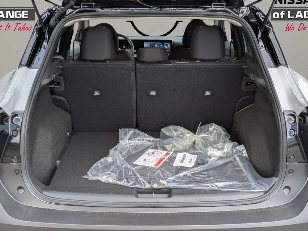 New 2026 Nissan Kicks SV w/ Cold Weather Package FWD image 11